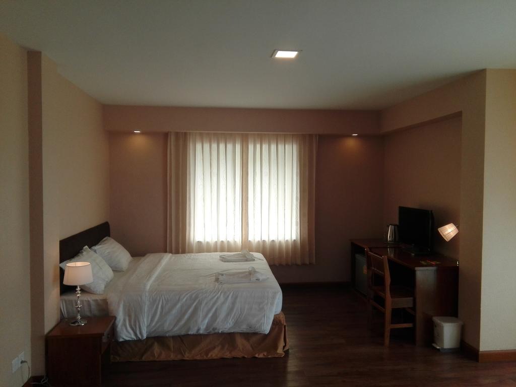Grand Jade Hostel Myeik Room photo